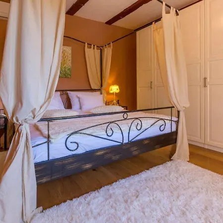 Vakantiehuis In 40737 Krizisce