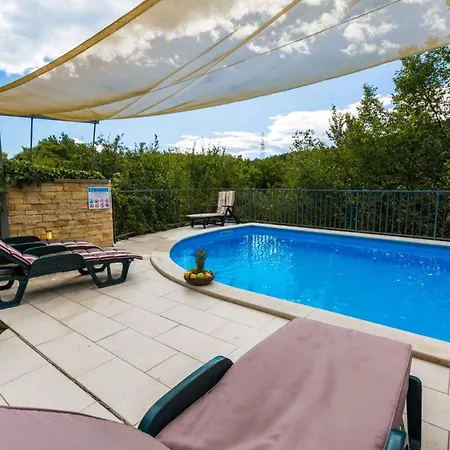 Vakantiehuis In 40737 Krizisce