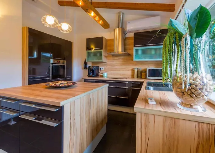 別荘 In 40737 Križišće