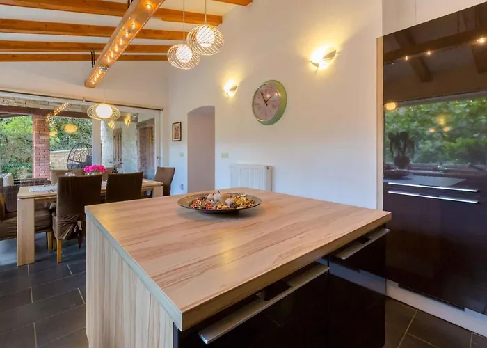 In 40737 Križišće