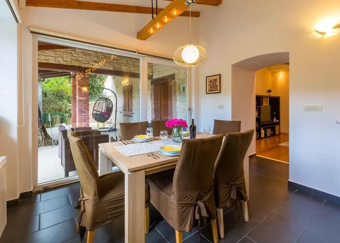 In 40737 * Križišće