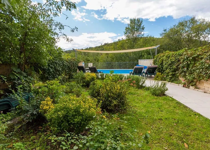 In 40737 Križišće